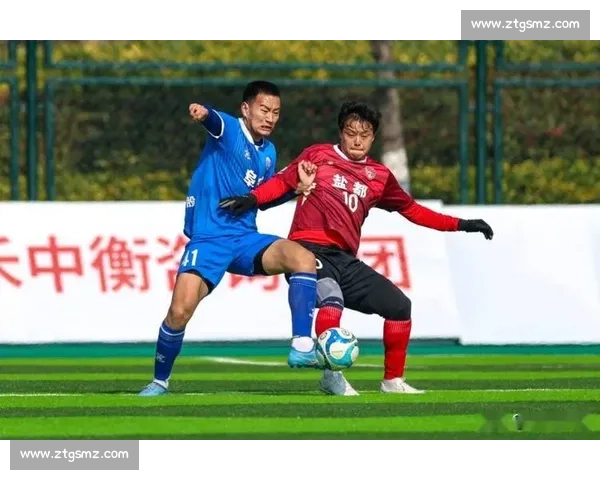 绿茵场上激烈拼搏 球员战术配合引领胜利风潮 绿茵场上激烈拼搏 球员战术配合引领胜利风潮